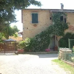 https://il-casale-poggibonsi.it-tuscanyhotel.com